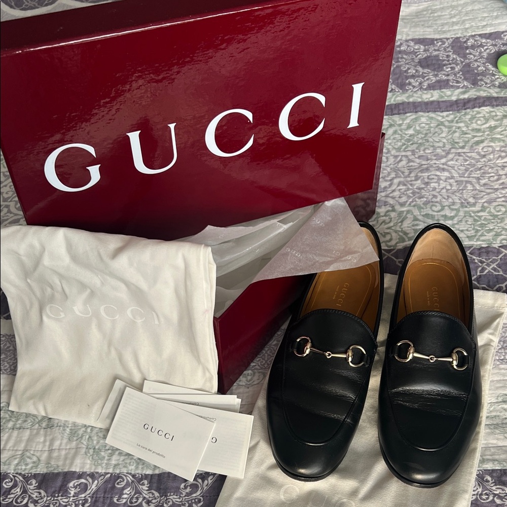 Gucci Black Leather Loafers with Silver Detailing